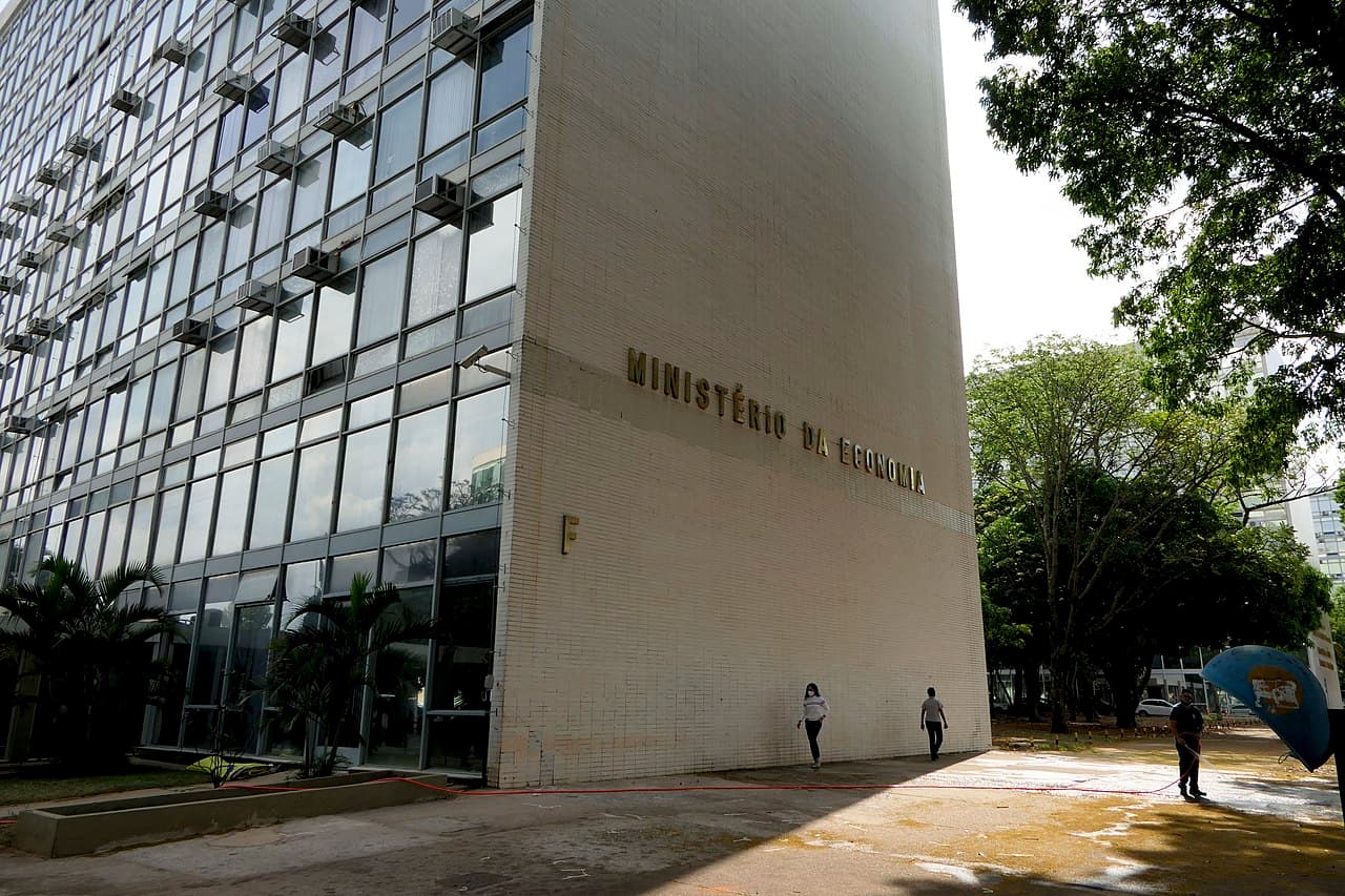 Esquerda, direita e centro concordam mais sobre a economia do que a eleição faz parecer