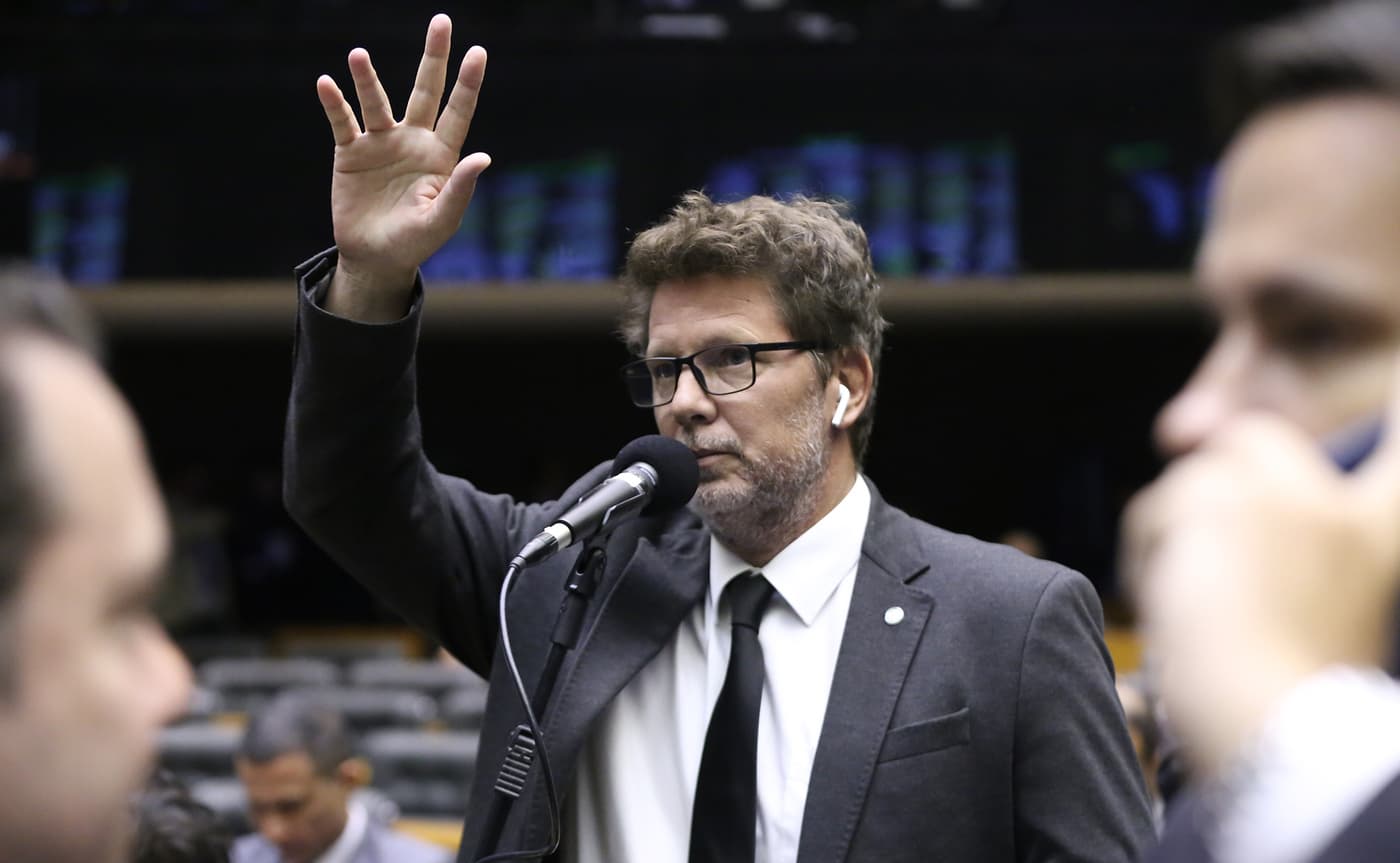 Como Mário Frias chegou ao centro da máquina de propaganda da família Bolsonaro