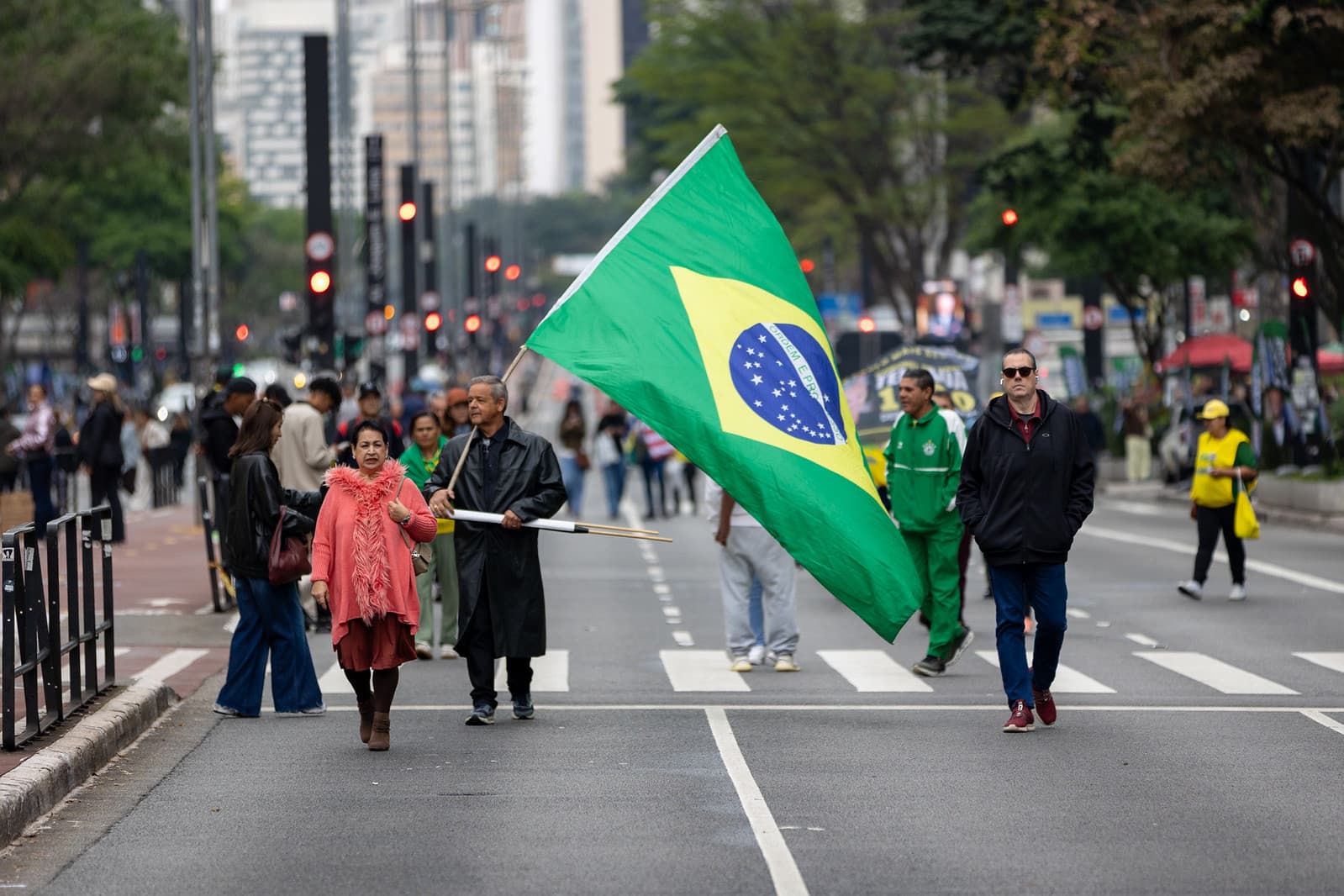 Lula e Flávio, mais cautelosos que o usual, deixam público dar recados no 7 de setembro